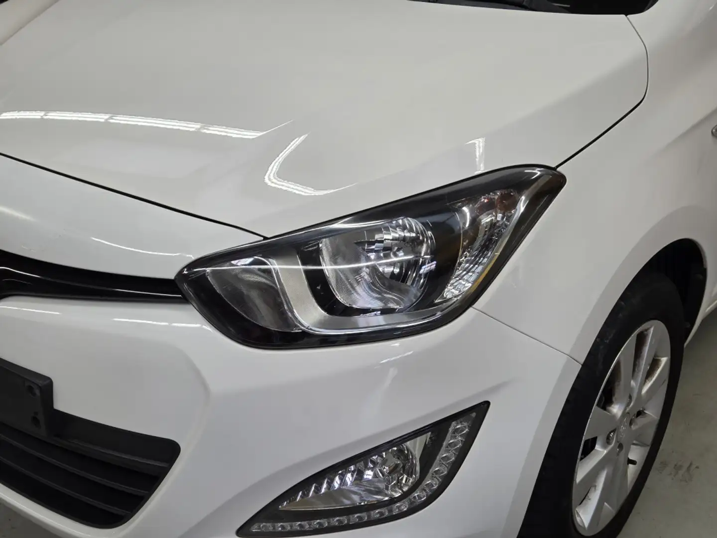 Hyundai i20 ESSENCE Blanco - 2
