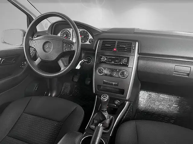 Mercedes-Benz B-Class view 10