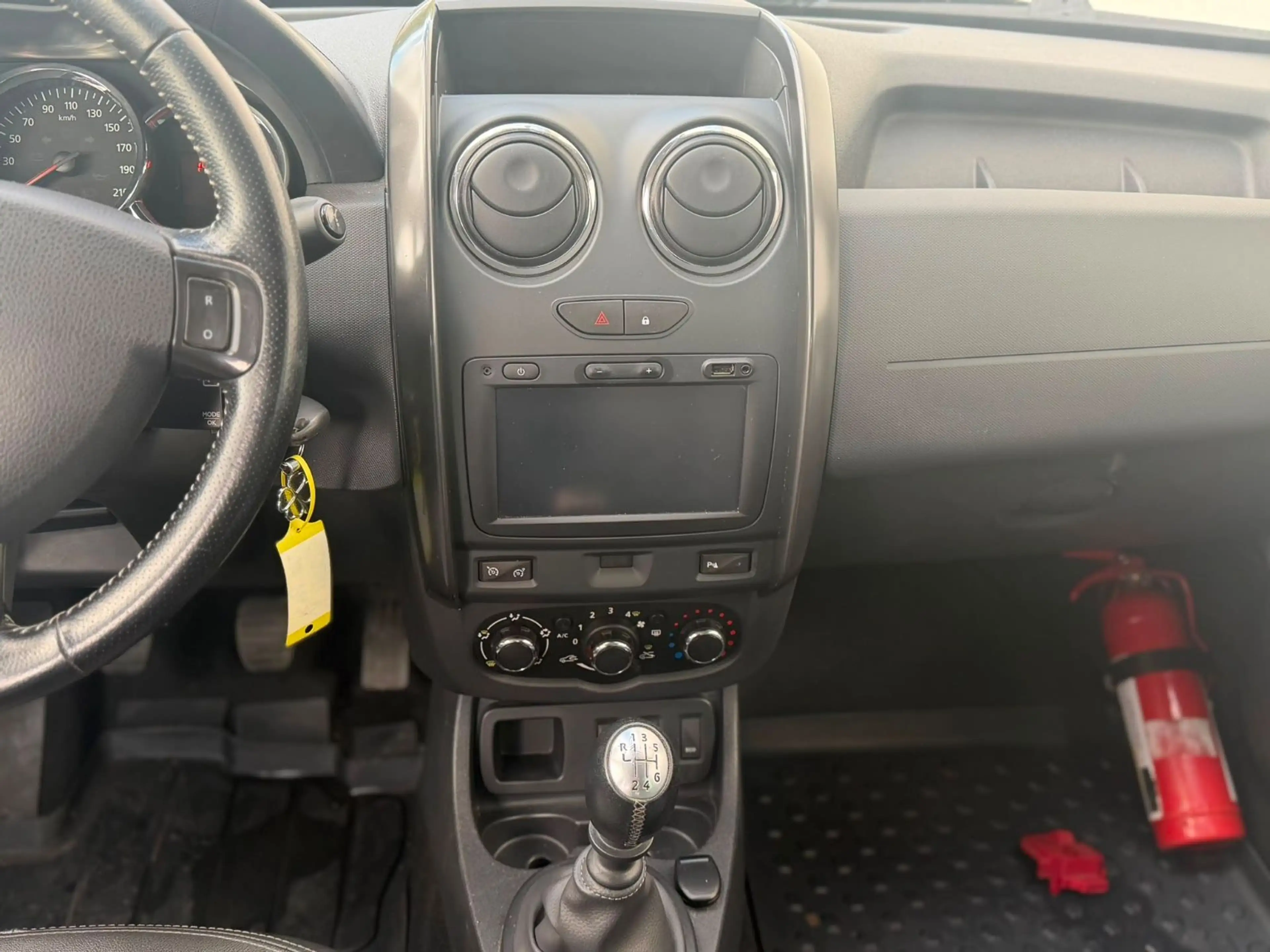 Dacia Duster I Laureate 4x2 — photo 12