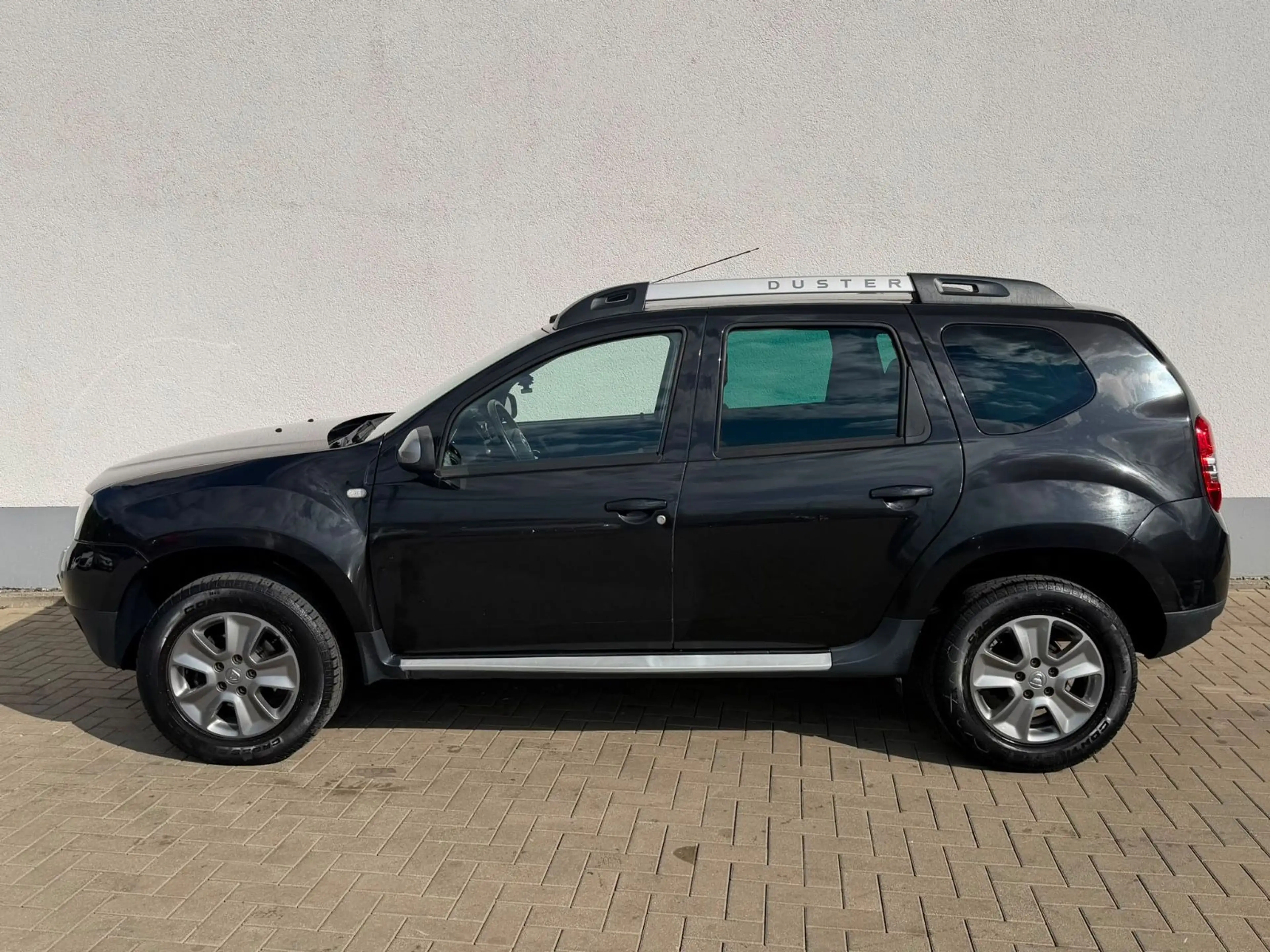 Dacia Duster I Laureate 4x2 — photo 4