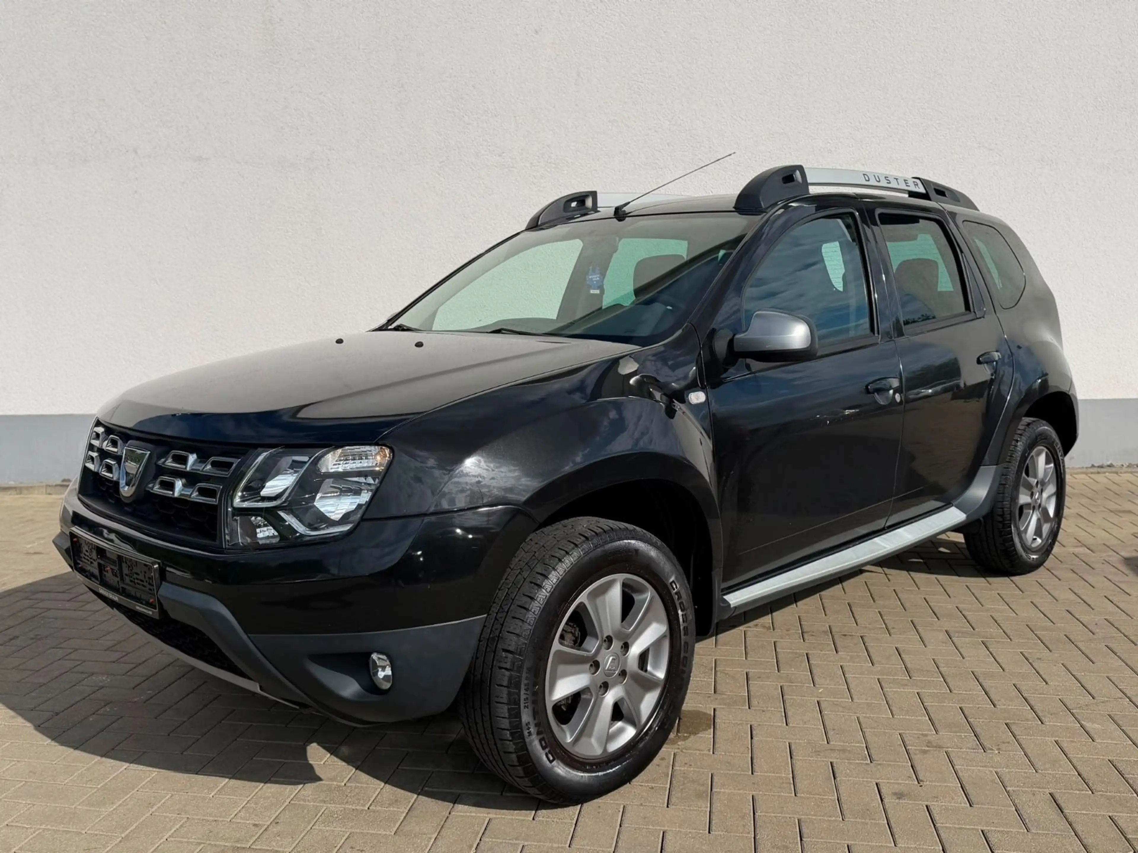 Dacia Duster I Laureate 4x2 — photo 2