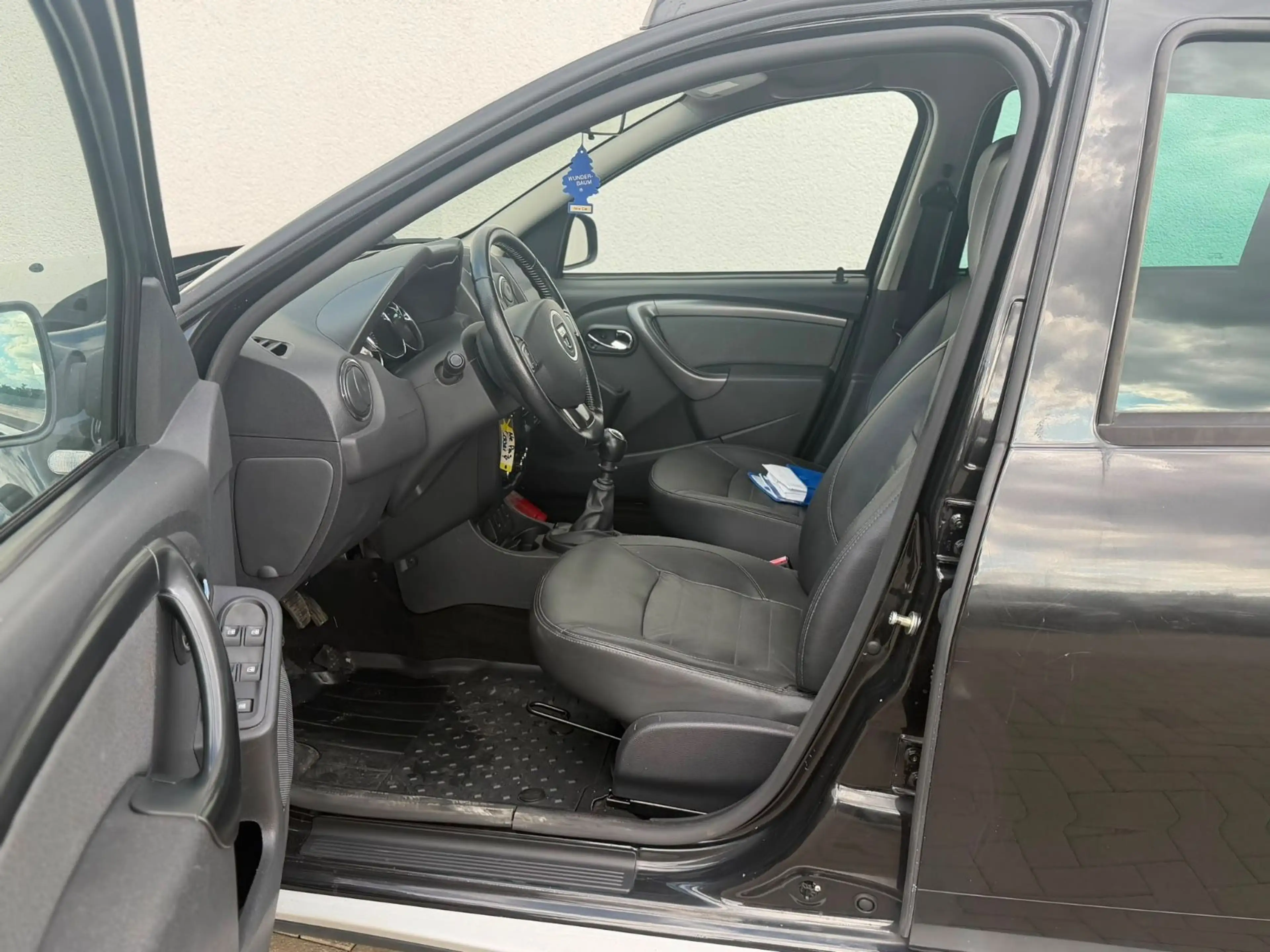 Dacia Duster I Laureate 4x2 — photo 8