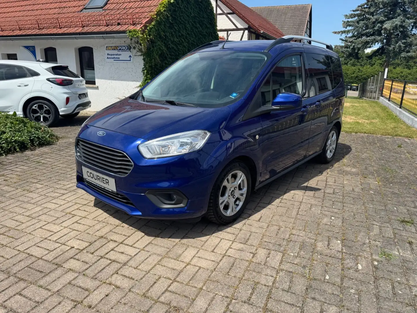Ford Tourneo Courier Titanium PDC NAVI RFK Bleu - 2