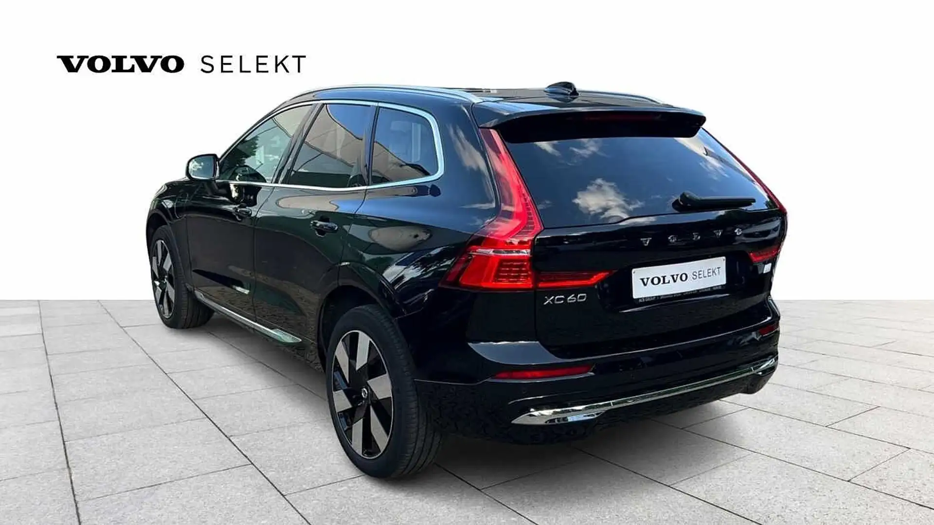 Volvo XC60 Recharge Ultimate Bright, T6 AWD Plug-in hybrid Zwart - 2