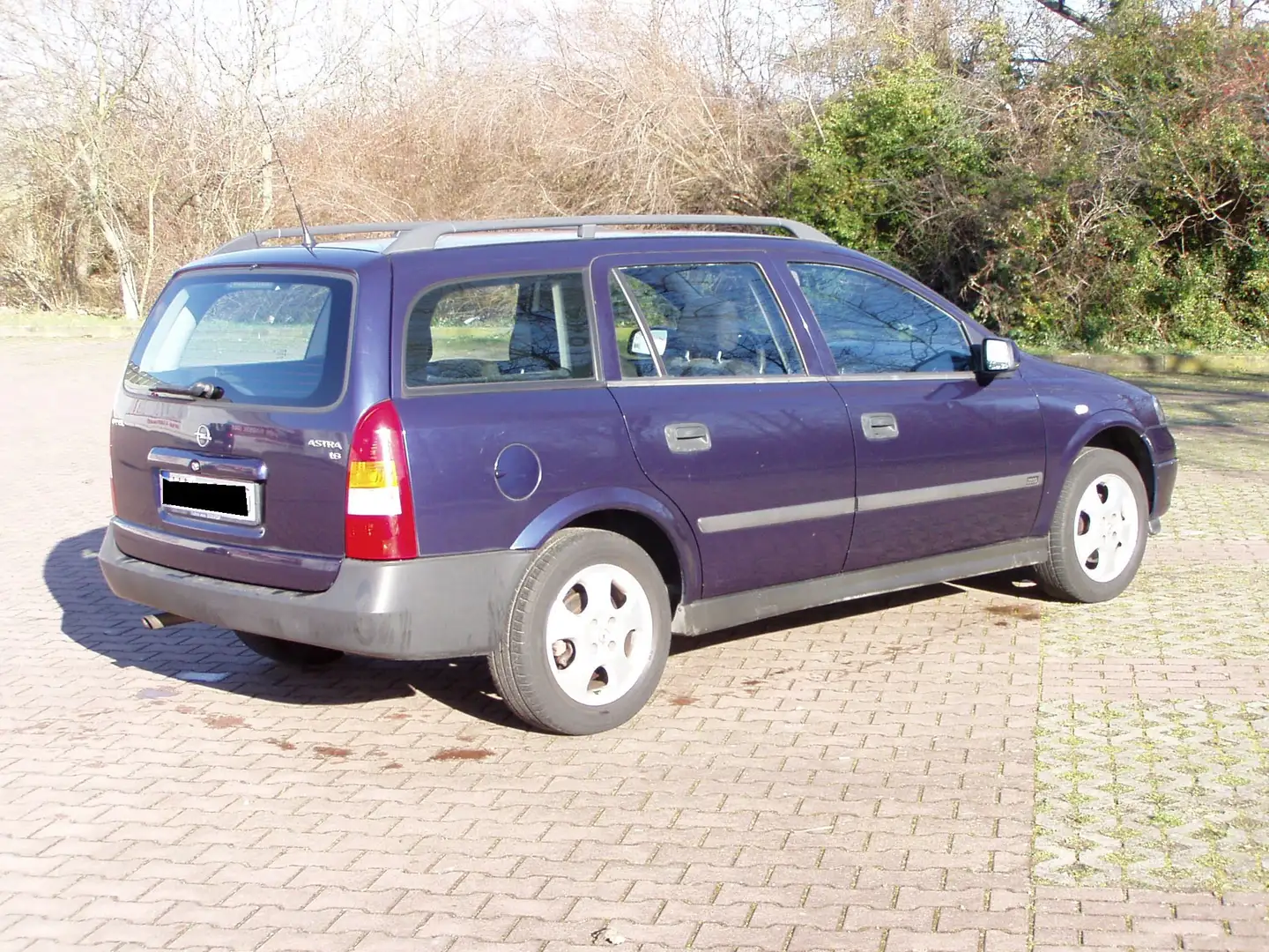 Opel Astra 1.6 Caravan Edition 2000 Bleu - 2