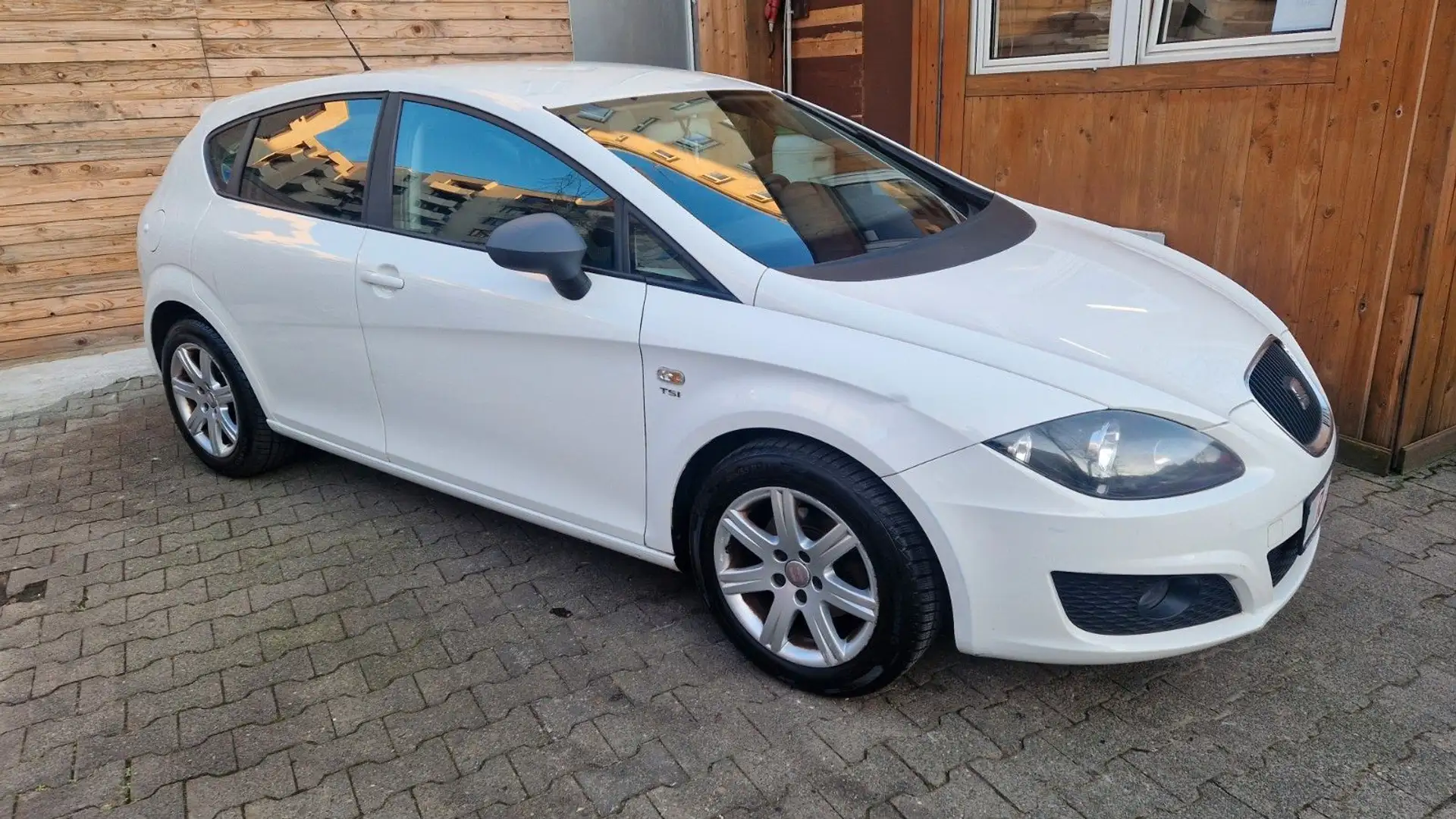 SEAT Leon 1.2 TSI, Tempomat, Klima, Isofix Weiß - 2