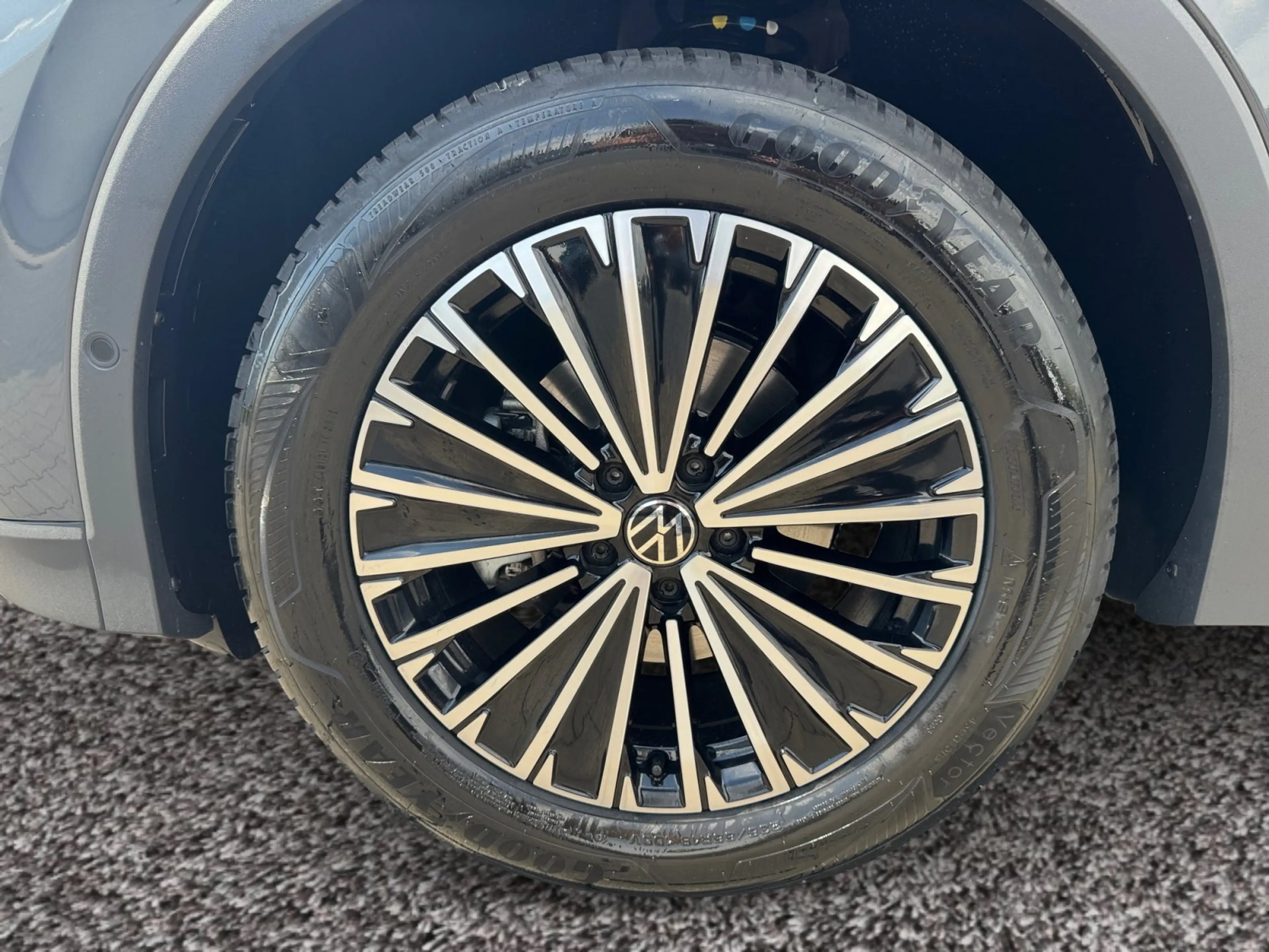 Volkswagen Tiguan Life eTSI DSG|AHK|LED-PLUS|18"|EASY-OPEN — photo 8
