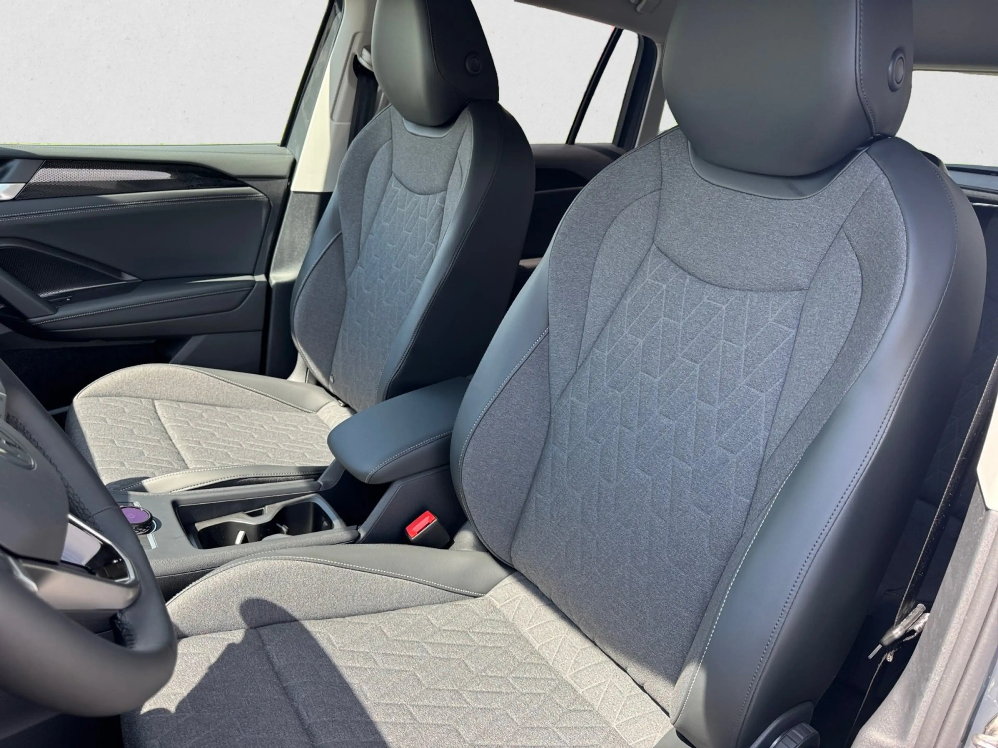 Volkswagen Tiguan Life eTSI DSG|AHK|LED-PLUS|18"|EASY-OPEN — photo 9
