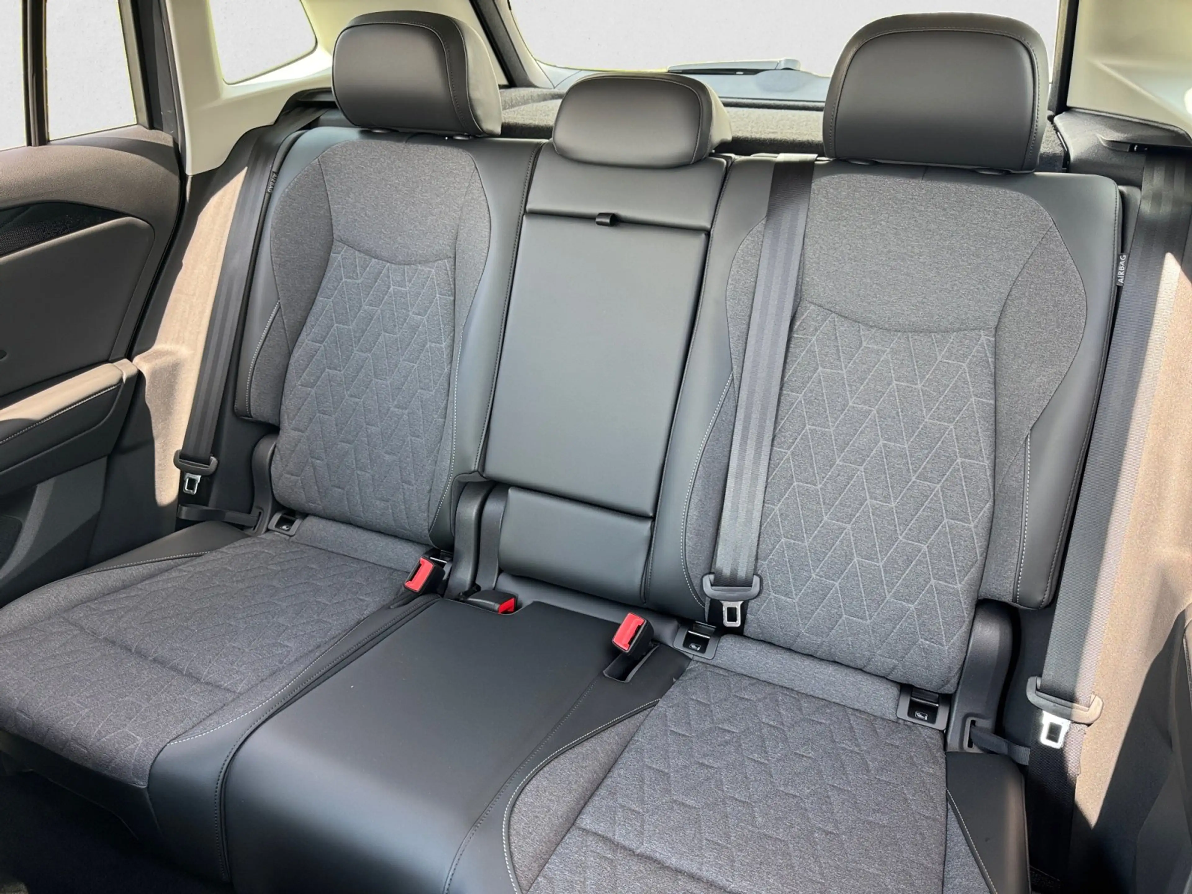 Volkswagen Tiguan Life eTSI DSG|AHK|LED-PLUS|18"|EASY-OPEN — photo 10