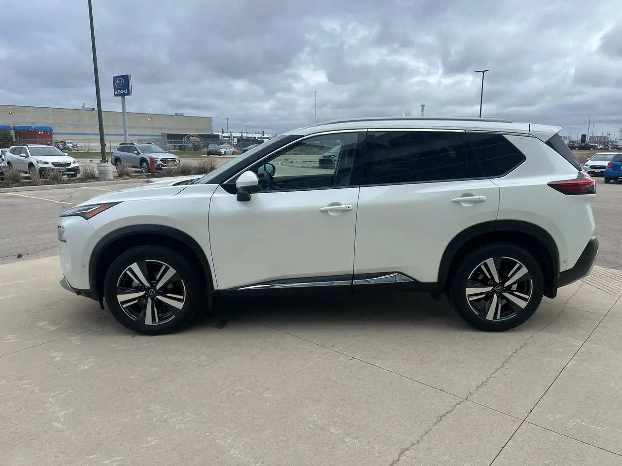 Nissan Rogue снимка Nissan Rogue