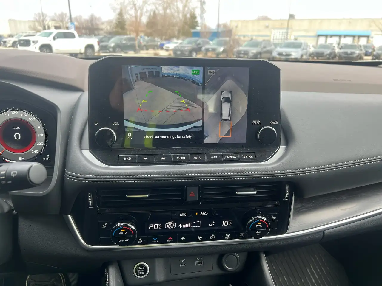 Nissan Rogue снимка Nissan Rogue