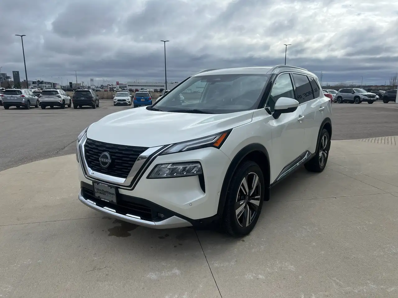 Nissan Rogue снимка Nissan Rogue
