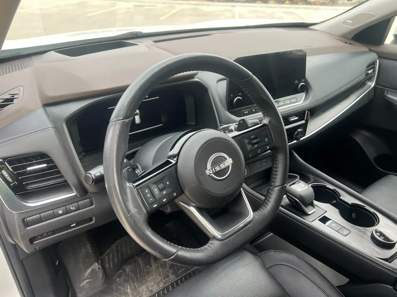 Nissan Rogue снимка Nissan Rogue
