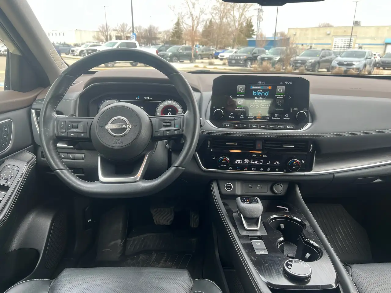 Nissan Rogue снимка Nissan Rogue