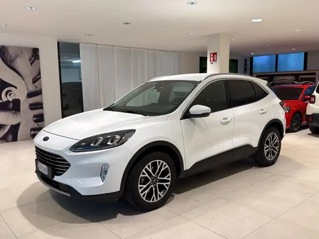 Ford Kuga 1.5EcoBlue 120cv auto 2WD TitaniumBus. AutocarroN1