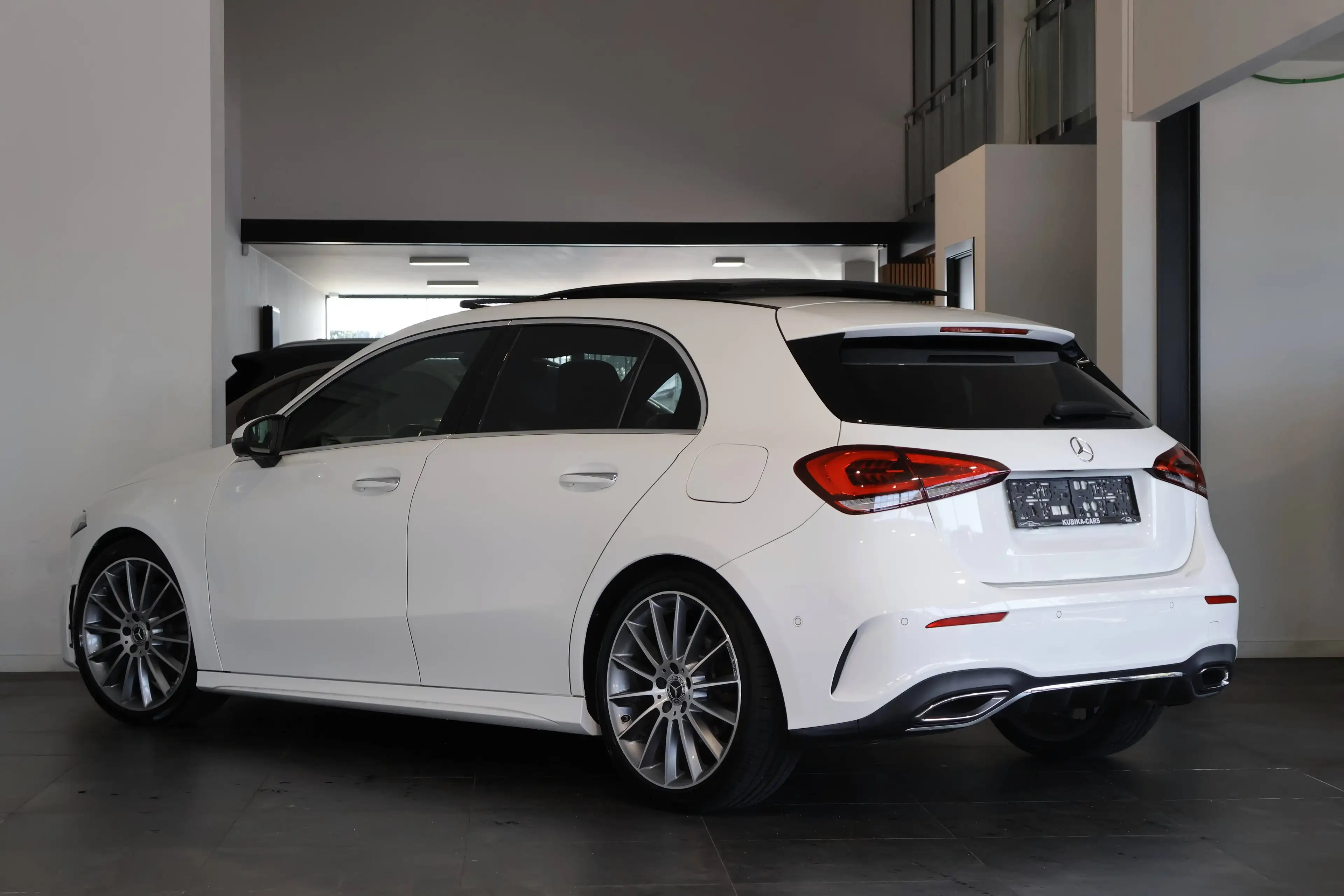 Mercedes-Benz A 220 A 220 AMG-Line Peno Mamory DodeH 360° Garantie* — photo 4