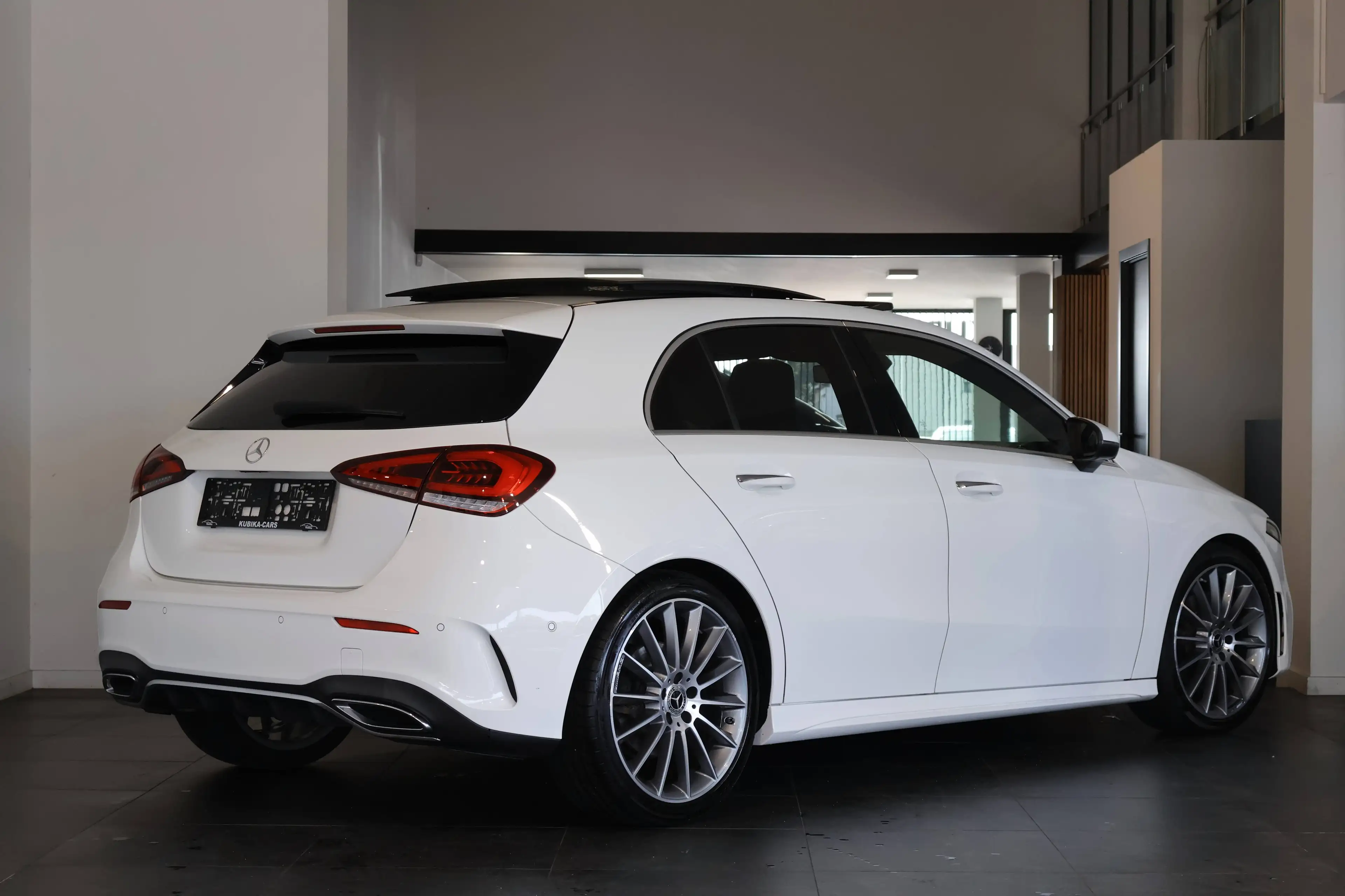Mercedes-Benz A 220 A 220 AMG-Line Peno Mamory DodeH 360° Garantie* — photo 6