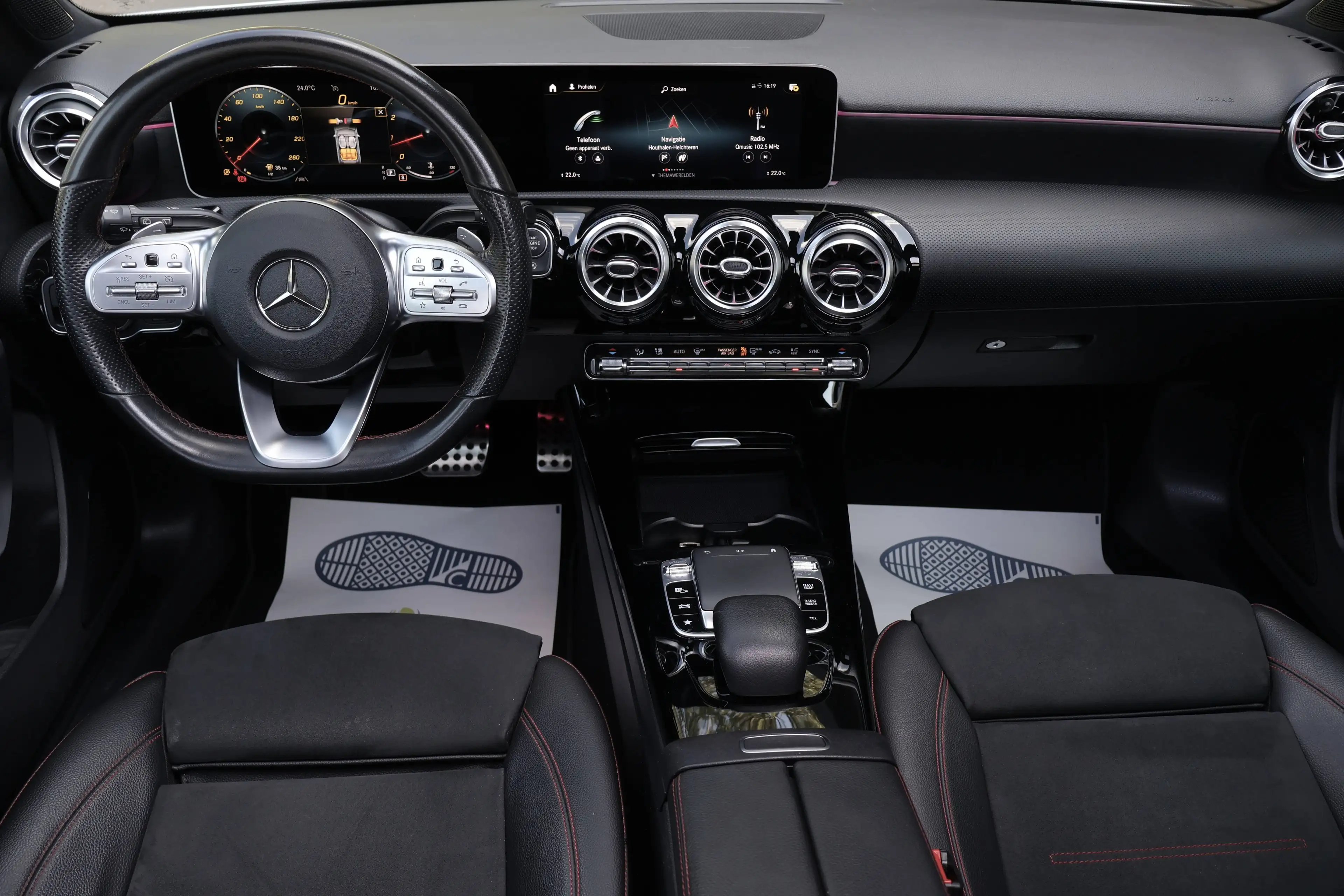 Mercedes-Benz A 220 A 220 AMG-Line Peno Mamory DodeH 360° Garantie* — photo 7