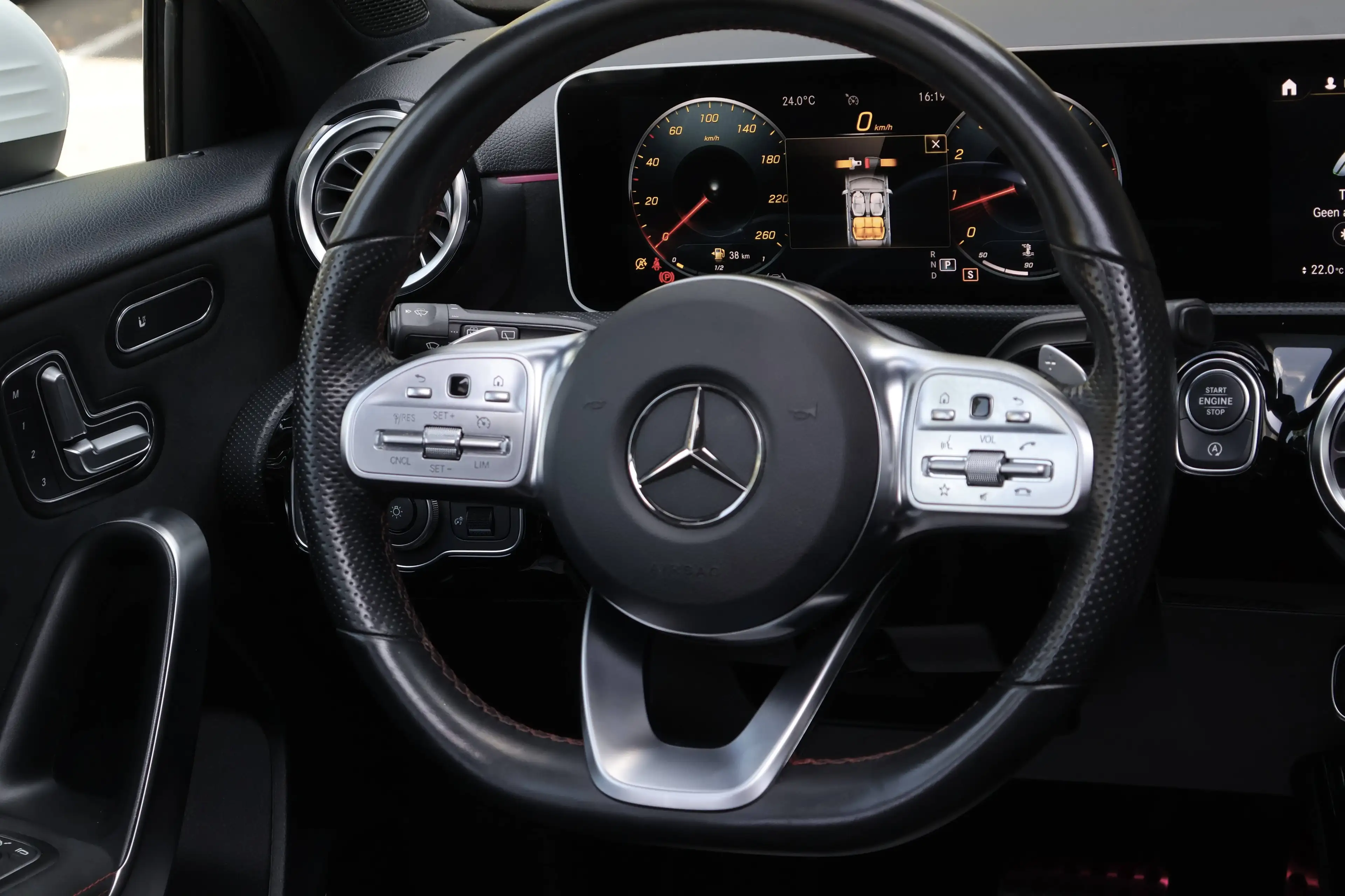 Mercedes-Benz A 220 A 220 AMG-Line Peno Mamory DodeH 360° Garantie* — photo 12