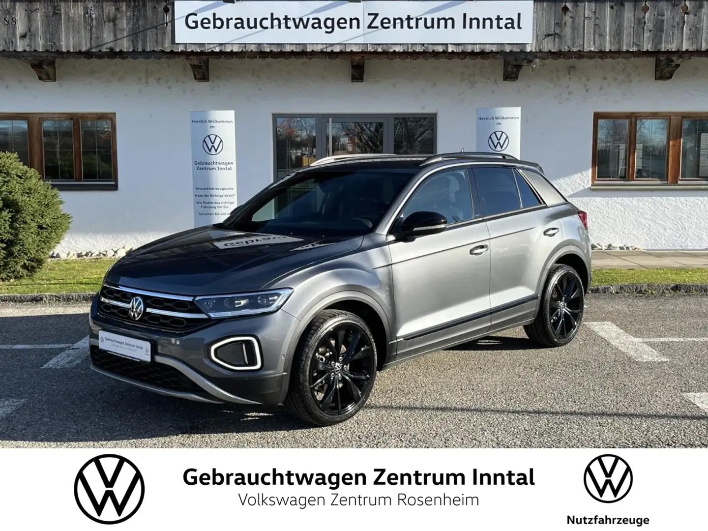 Volkswagen T-Roc 1,5 TSI DSG Style (BlackStyle+AHK+LED) Klima Navi Grau - 1