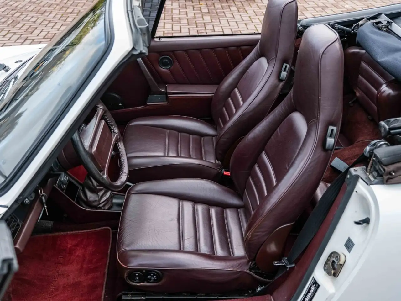Porsche 911 3.2 Carrera cabrio, foto 4