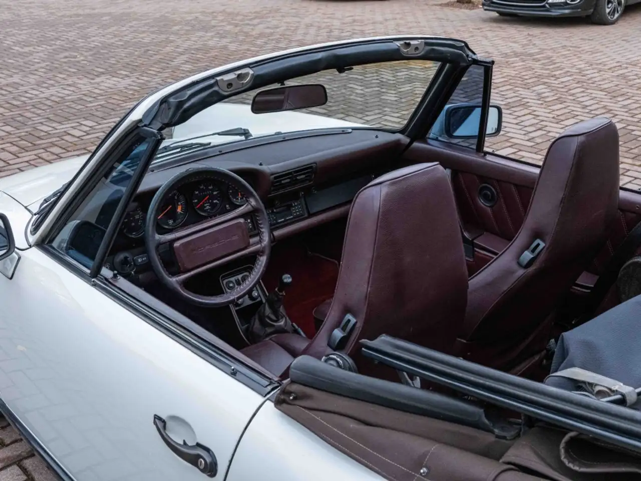 Porsche 911 3.2 Carrera cabrio, foto 7