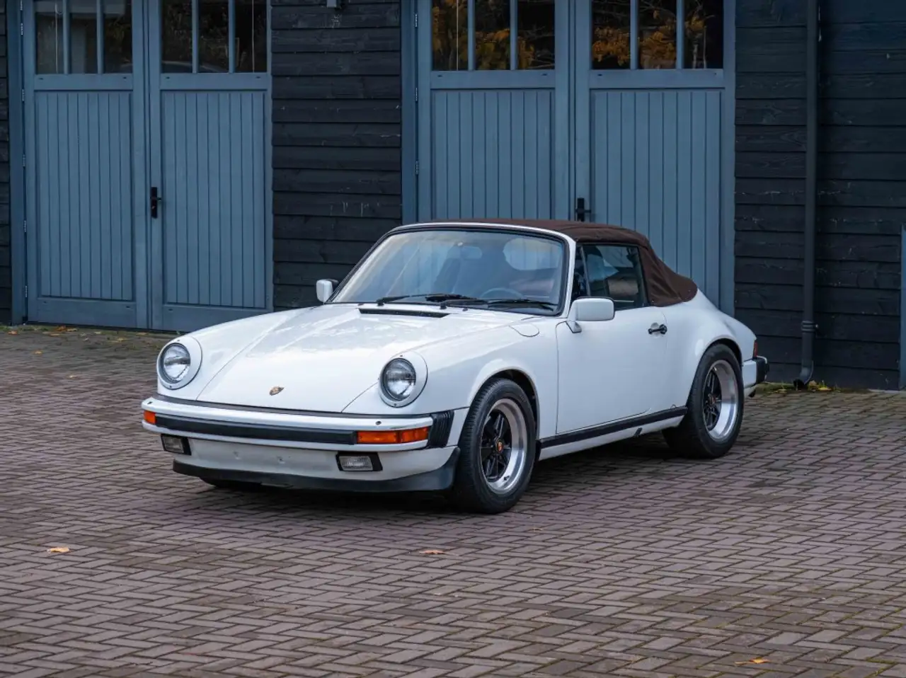 Porsche 911 3.2 Carrera cabrio, foto 2