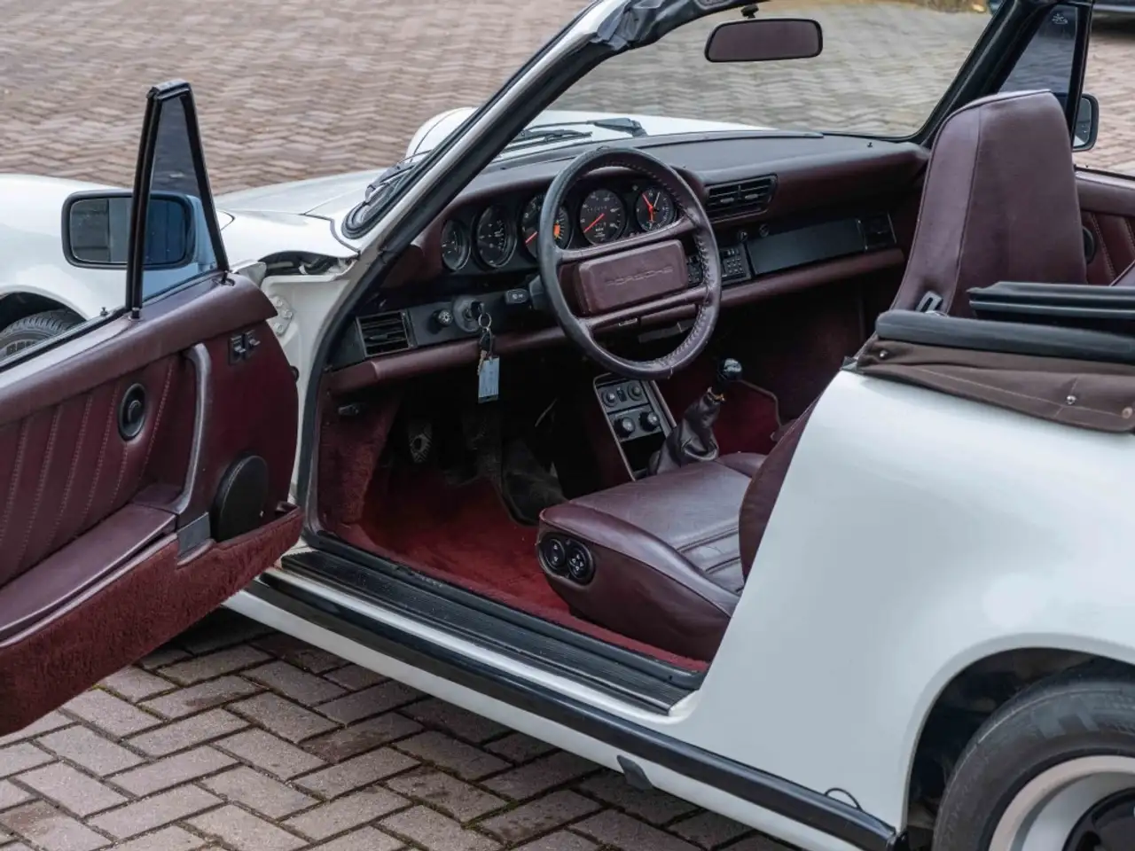 Porsche 911 3.2 Carrera cabrio, foto 6