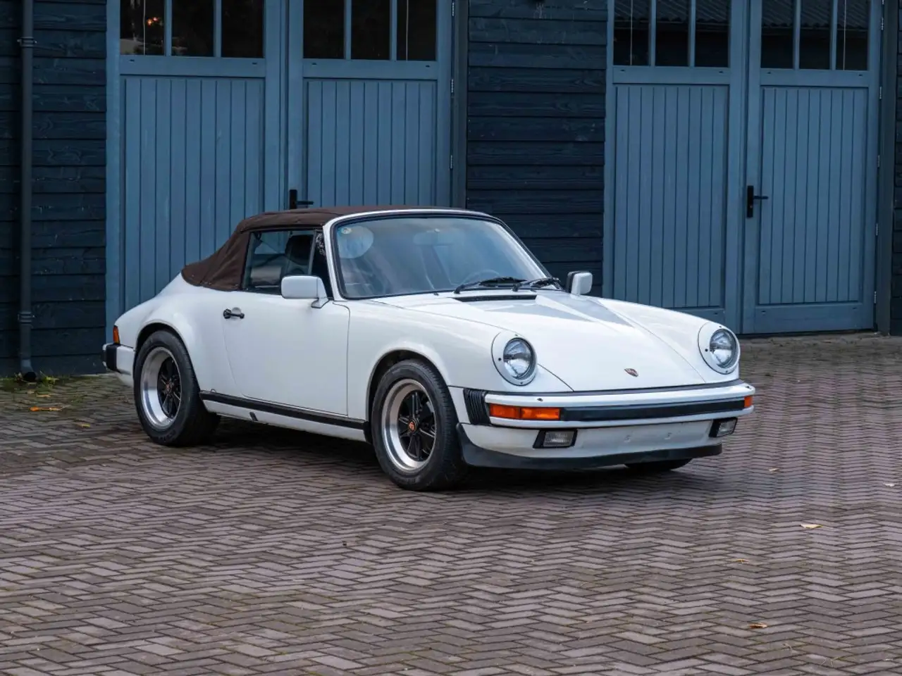 Porsche 911 3.2 Carrera cabrio, foto 10
