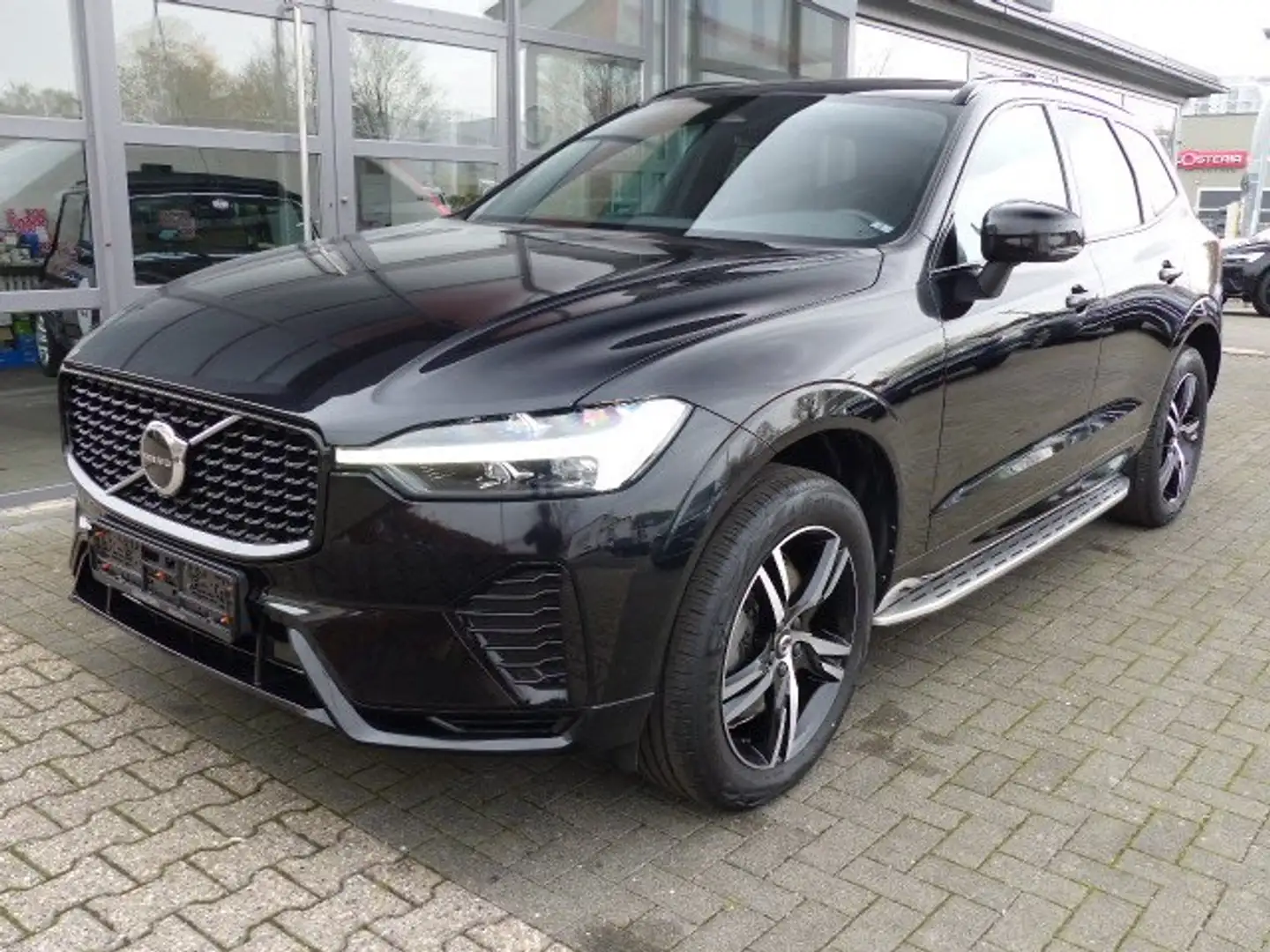 Volvo XC60 R Design B4 AWD EU6d*PANO*AHK*SITZKLIMA*CAM* Schwarz - 1