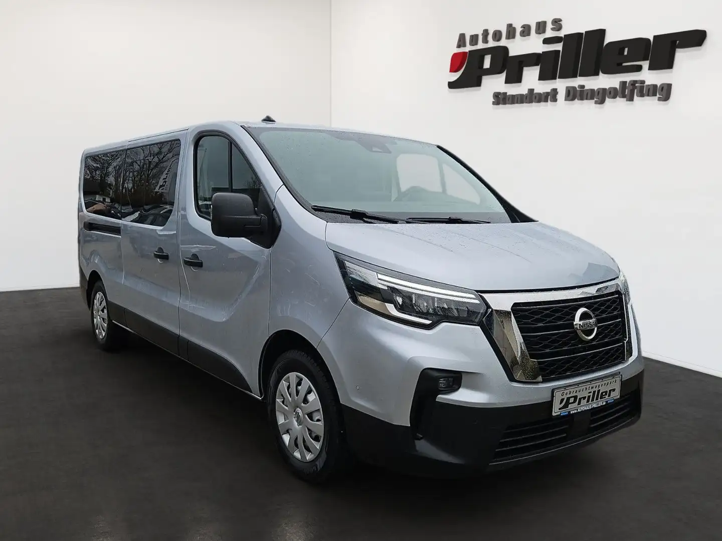 Nissan NV300 Kombi L2H1 N-CONNECTA DCT 8-Sitzer/AHK/LED Silber - 2