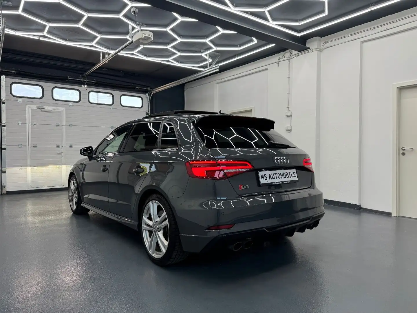 Audi S3 Sportback 2.0 TFSI quattro*NARDO-GRAU*PANO* Grau - 2