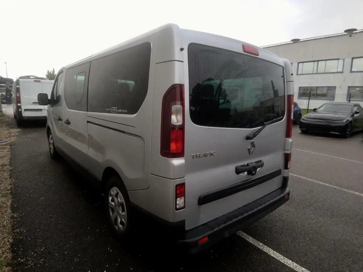 Renault Trafic Combi L2H1 3,0t Intens 9 Sitze Automatik! Grau - 2