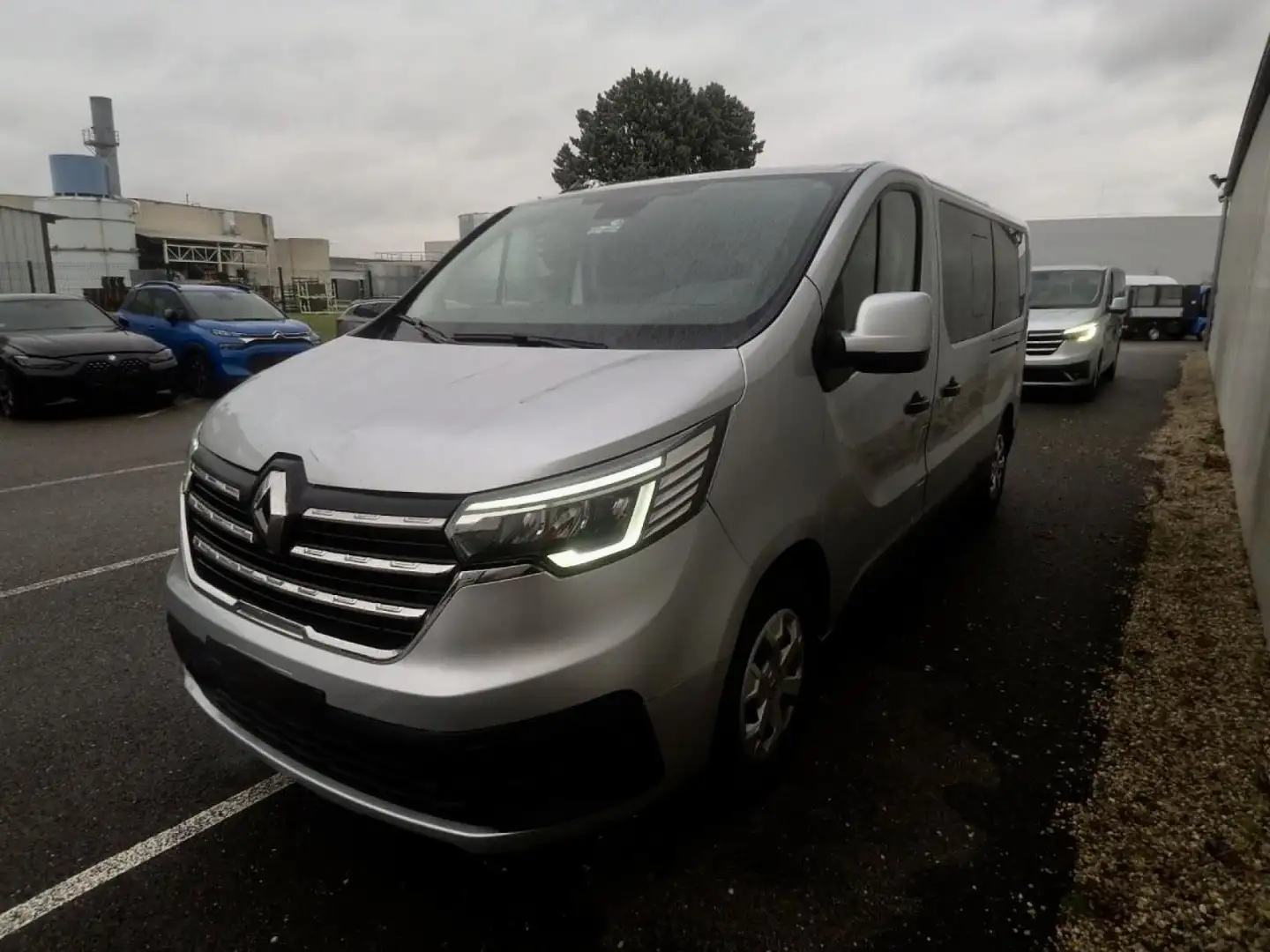 Renault Trafic Combi L2H1 3,0t Intens 9 Sitze Automatik! Grau - 1