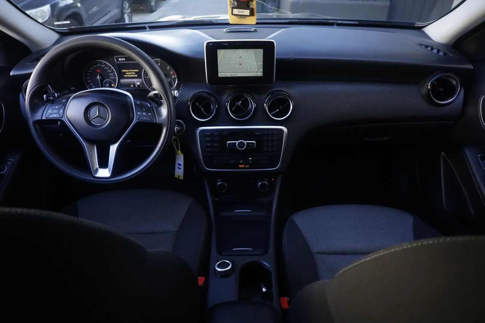 Mercedes-Benz GLA 180 Mercedes-Benz GLA 180 Automatic Executive Unicopr Zwart - 2
