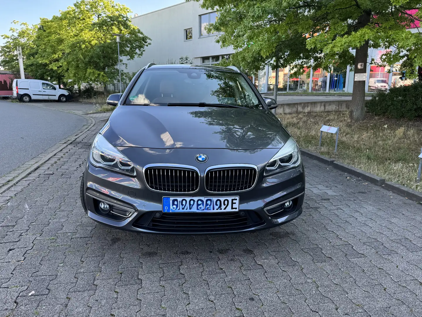 BMW 225 225xe iPerformance Active Tourer M Sport Grau - 2