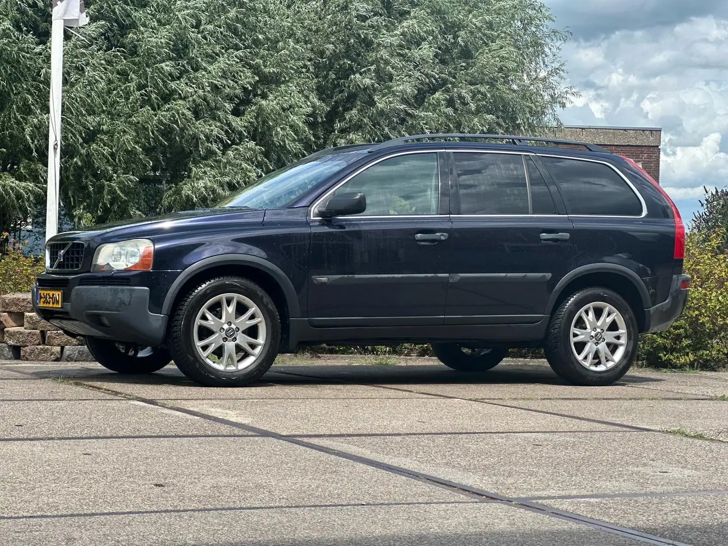 Volvo XC90 2.5 T Elan Niebieski - 1