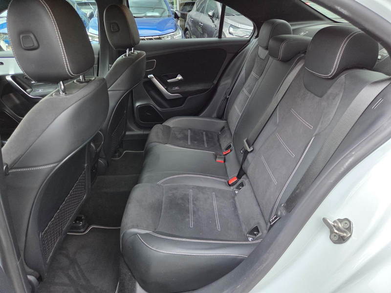 Mercedes-Benz A 250 e PHEV Limousine 8G-DCT AMG-Line — photo 12