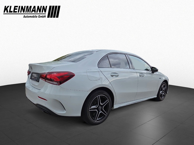 Mercedes-Benz A 250 e PHEV Limousine 8G-DCT AMG-Line — photo 6
