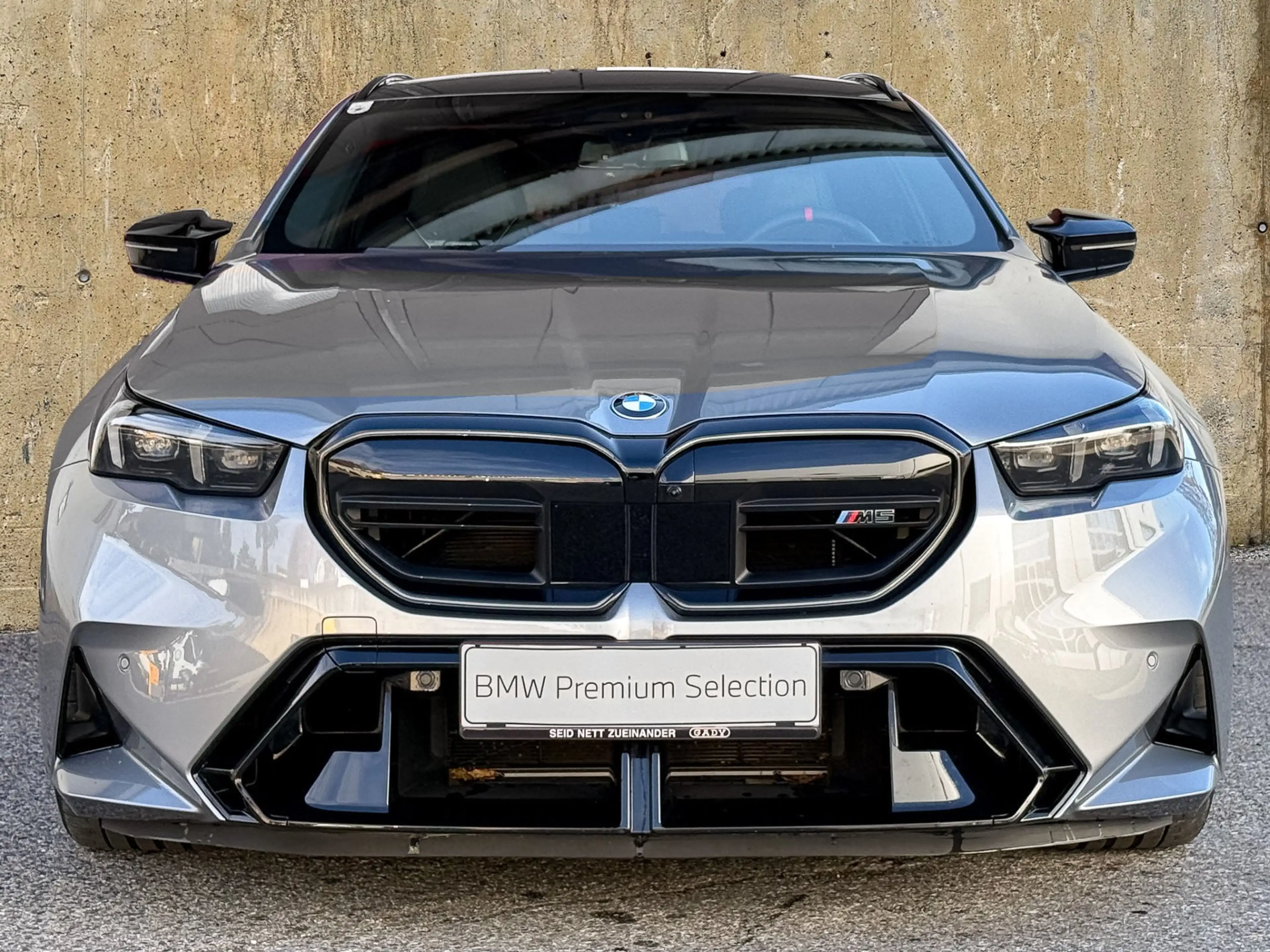 BMW M5 — photo 2