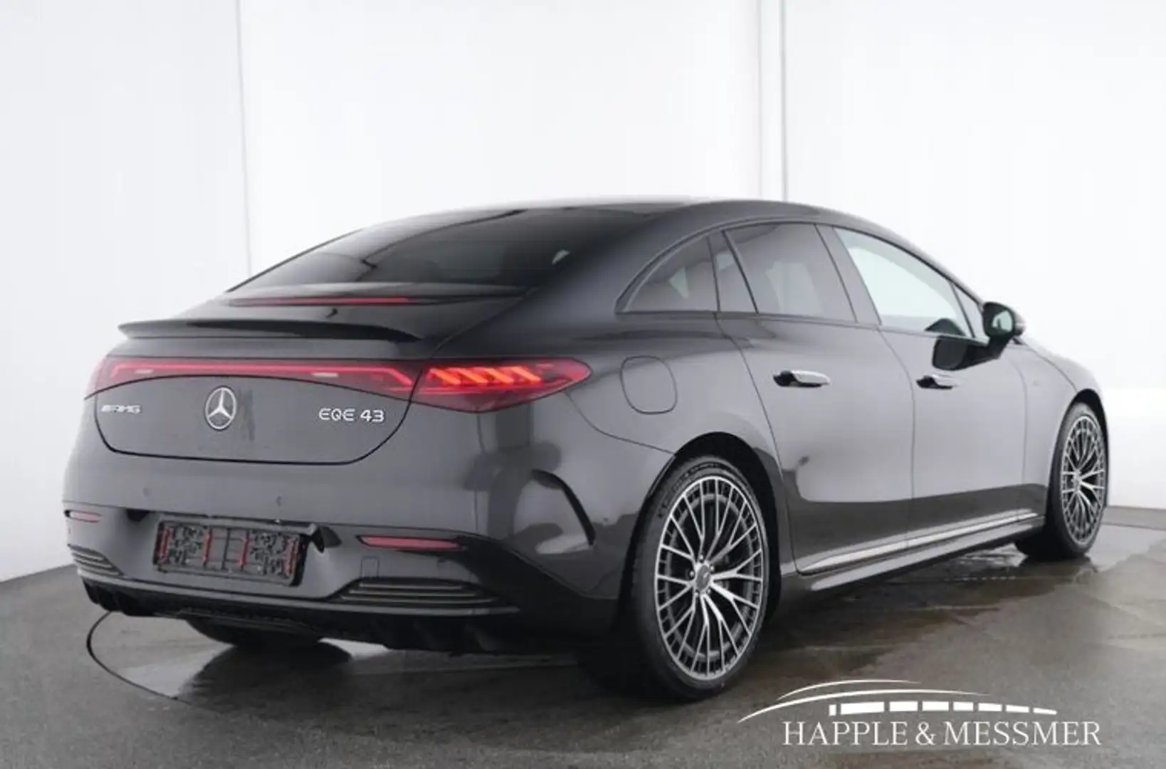Mercedes-Benz EQE 43 EQE 43 AMG 4Matic Prem.+, Multikonturs.,21",Hyperscreen Grau - 2