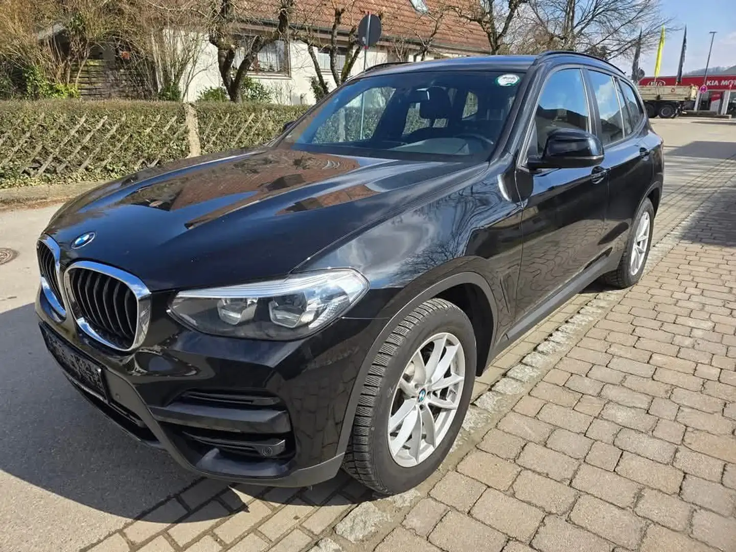 BMW X3 xDrive25d Advantage Schwarz - 1
