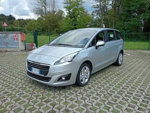 Peugeot 5008 5008 1.6 HDi 115CV 7Posti*Sensori*Cerchi