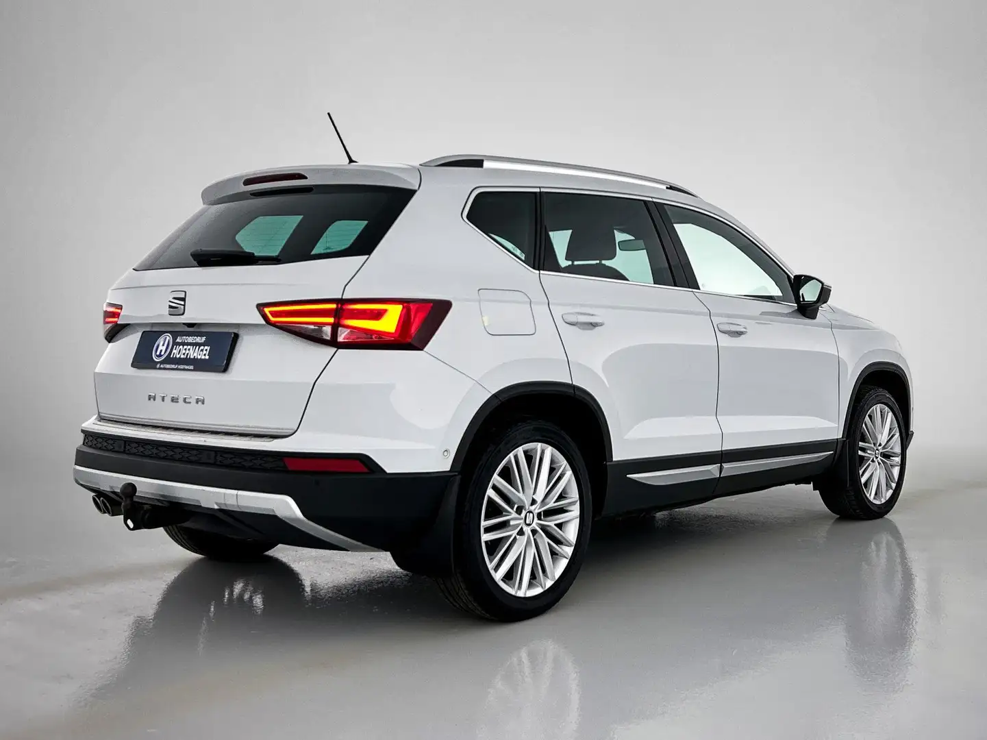 SEAT Ateca 1.4 EcoTSI Xcellence Automaat | Navigatie | Camera White - 2