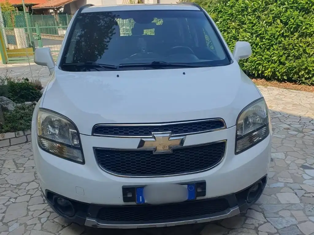 Chevrolet Orlando 2011 из Европы — купить под ключ