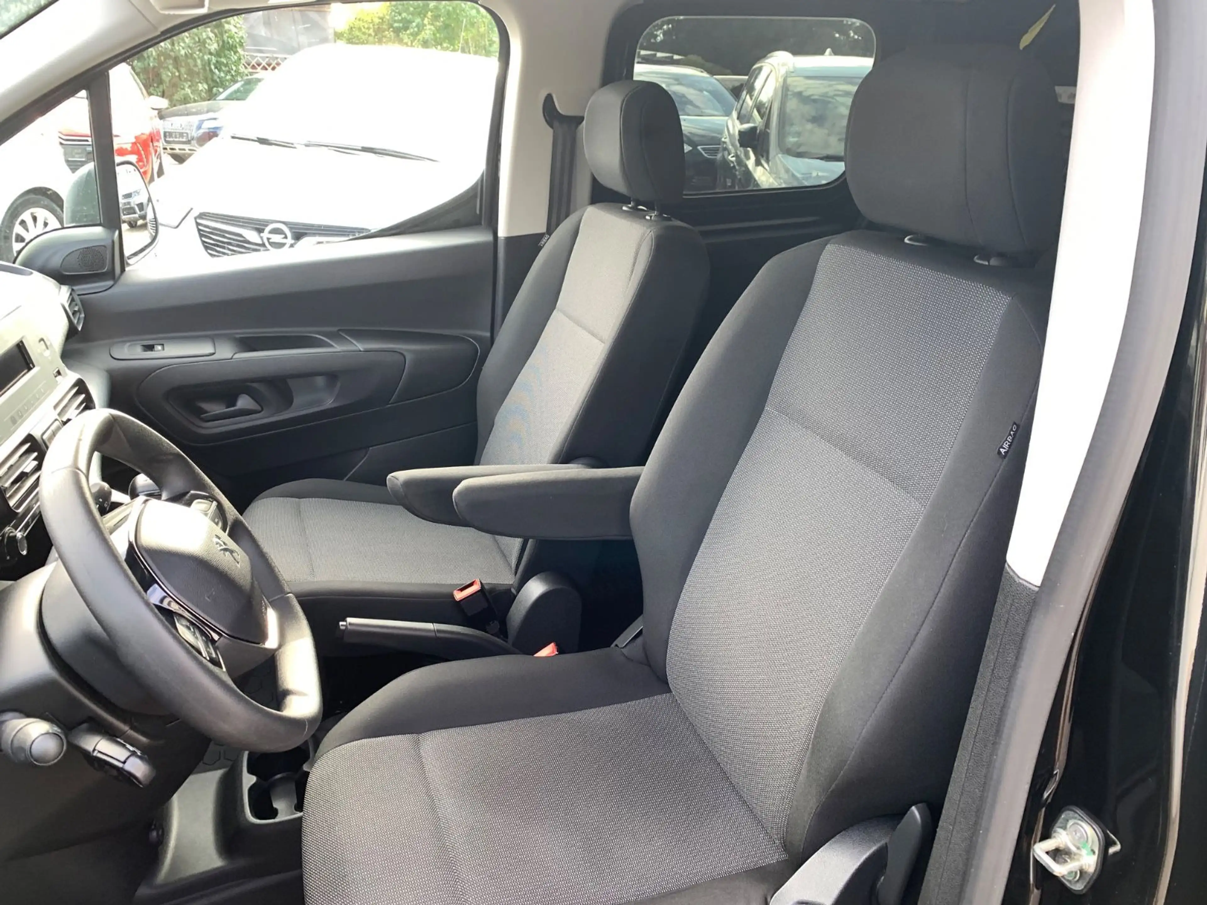Peugeot Partner Pro FlexCab 1,5 Mixto L2 Temp. PDC Klima — photo 9