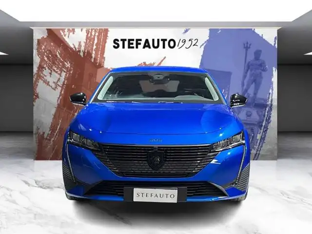 Peugeot 308 view 2