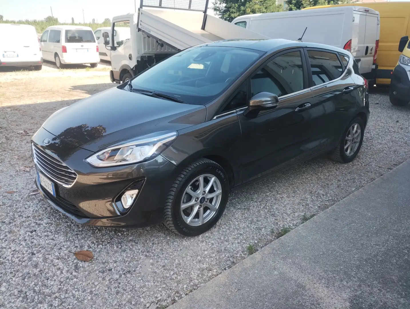 Ford Fiesta Fiesta VII 2017 5p 5p 1.1 Titanium s Gris - 2