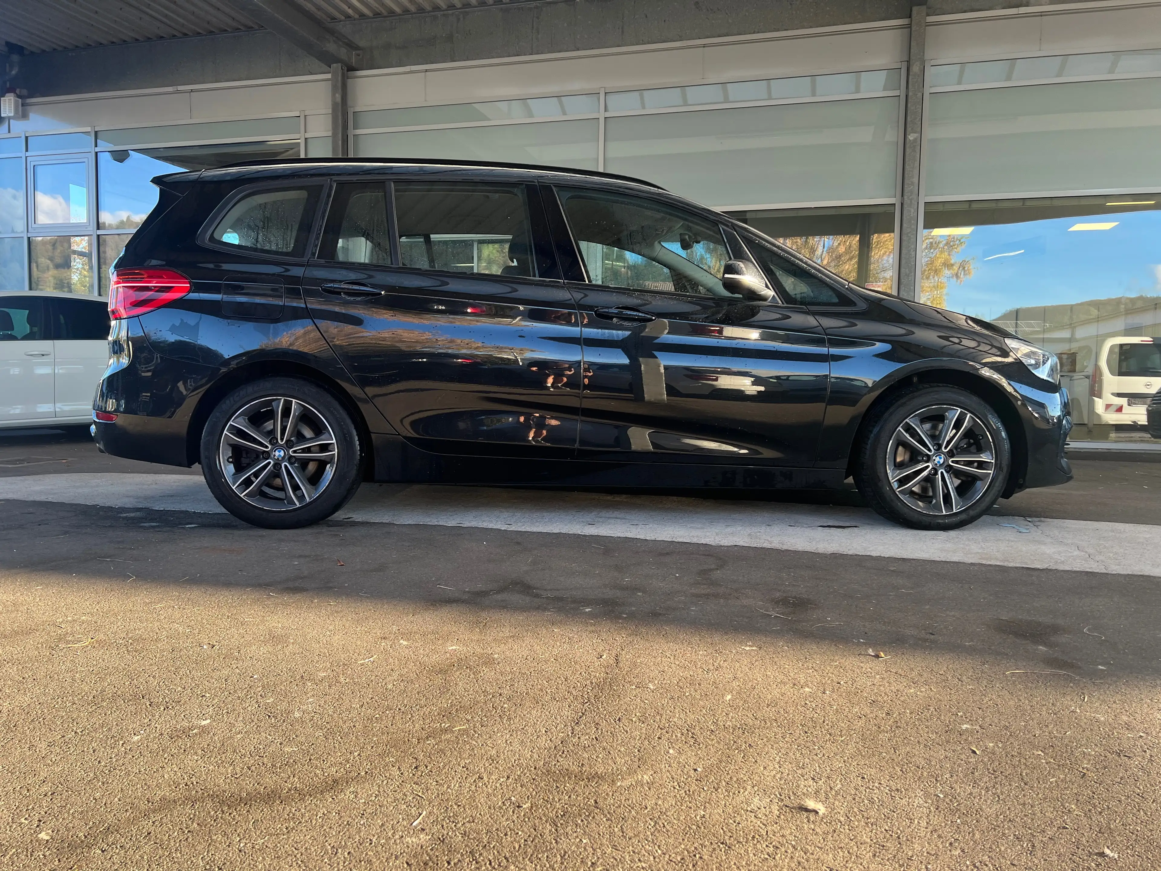BMW 220 220 d Gran Tourer Sport Line *TOP Zustand*HU 10/2027* — photo 4