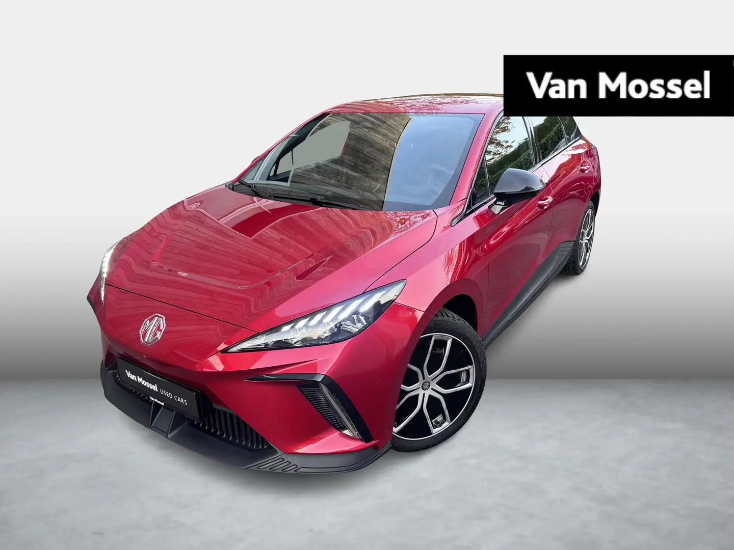 MG MG4 64 kWh Luxury Rouge - 1